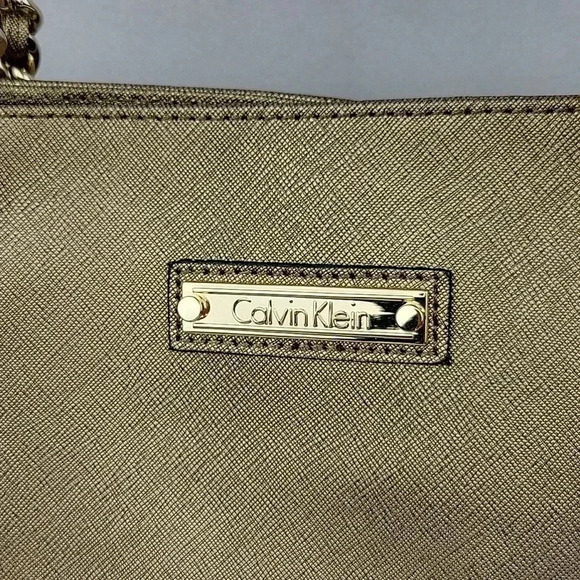 Calvin Klein Saffiano Tote Gold w/ Gold tone Chain Detail - Picture 7 of 16